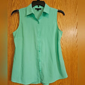 Attention Sleeveless Top Sz M